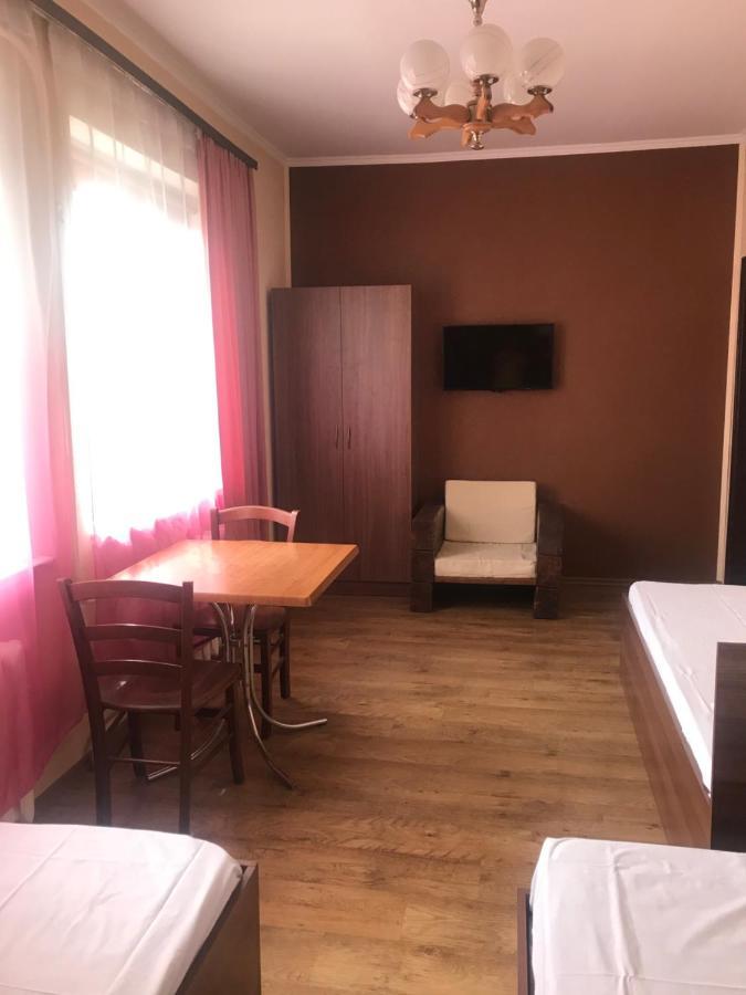 Гостевой Дом Дина Odessa Exterior foto